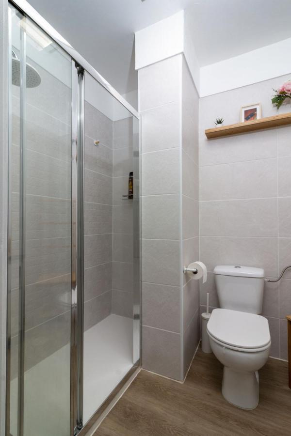 Homeforguest New Modern Apartment With Pool Arona  Exteriér fotografie